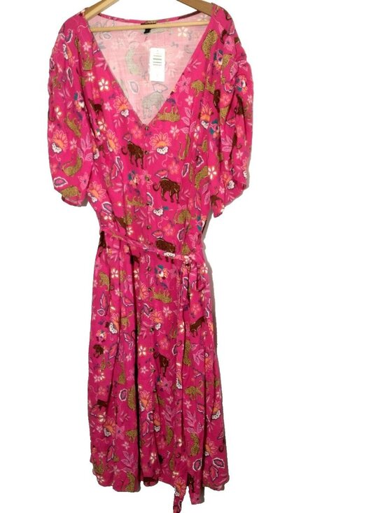 torrid Dresses & Skirts - Torrid Size 5 Plus Size Pink Leopard Dress Rouched Short Sleeve Midi Belted Cat